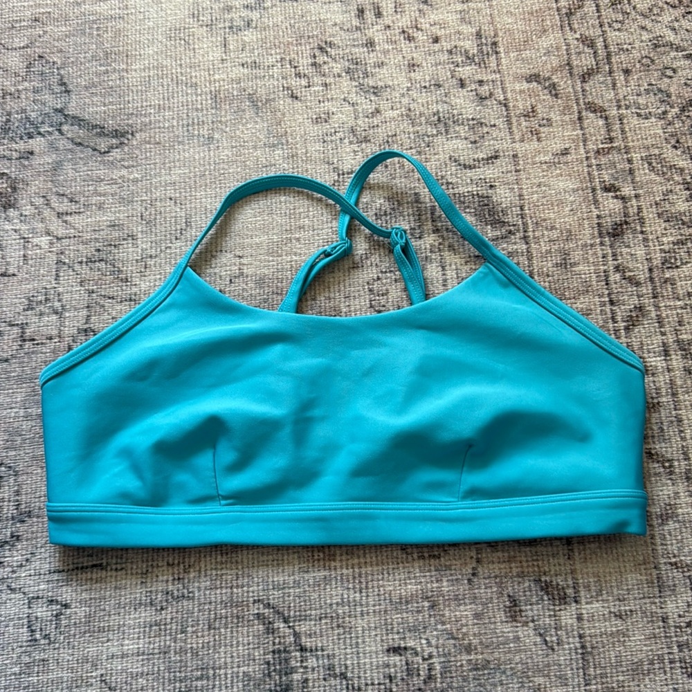 Alo Yoga Intrigue bra turquoise large.